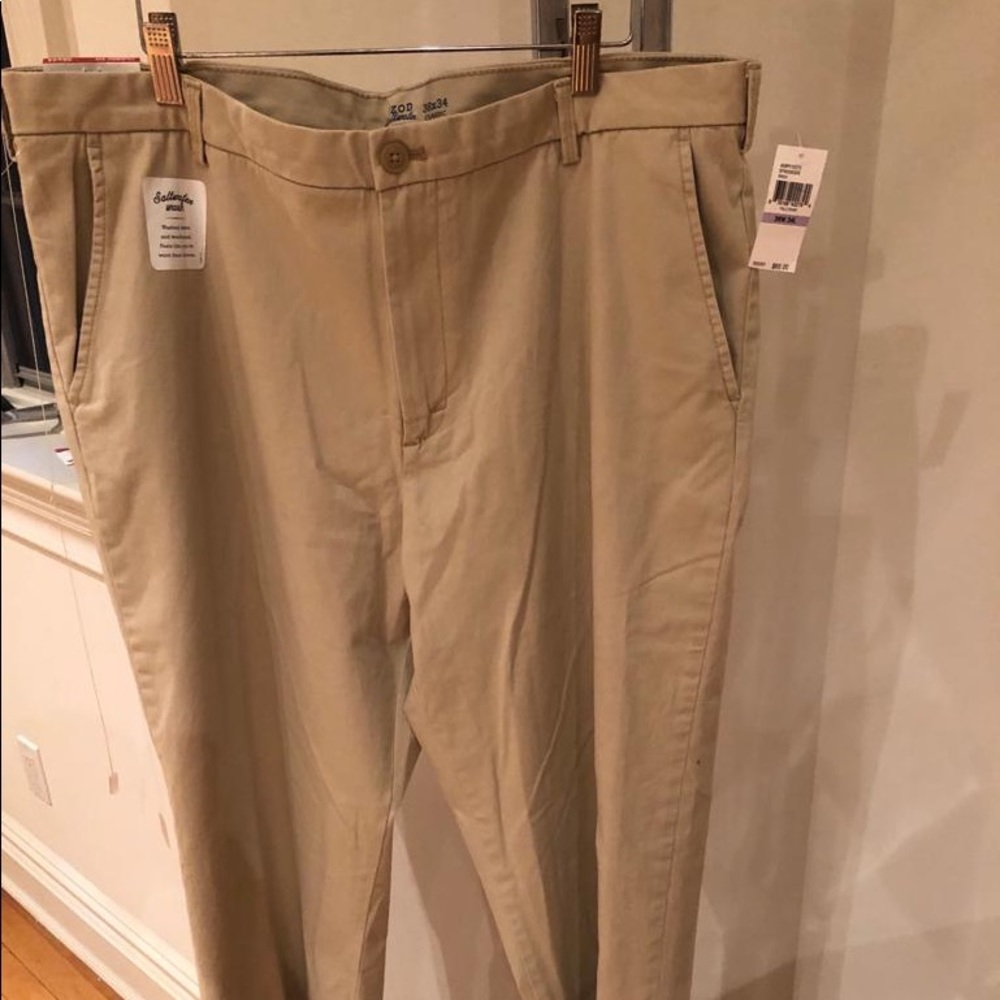 Izod chinos